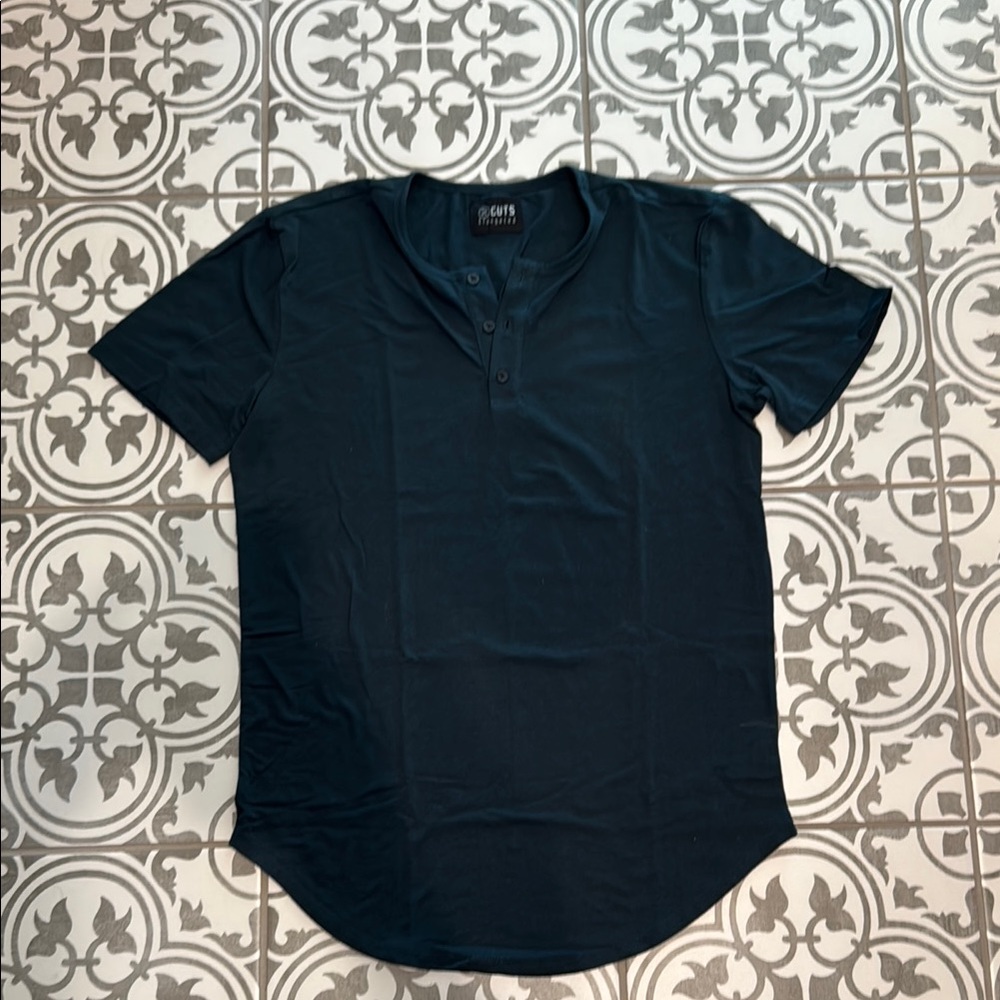 Cuts Clothing - elongated curve hem Pima cotton Henley - dark green - med